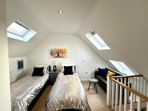 Glastonbury Sacred Vault, 1 Bedroom, Split-Level Apartment in Glastonbury