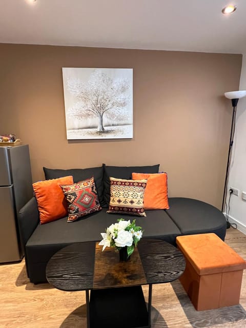 Glastonbury Sacred Vault, 1 Bedroom, Split-Level Apartment in Glastonbury