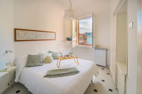 Bed, Bedroom, Sea view