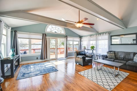 Waterfront Home with Dock and Yard in Hampton! House in Norfolk