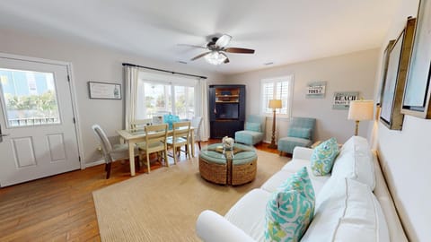 House by the Sea House in Folly Beach