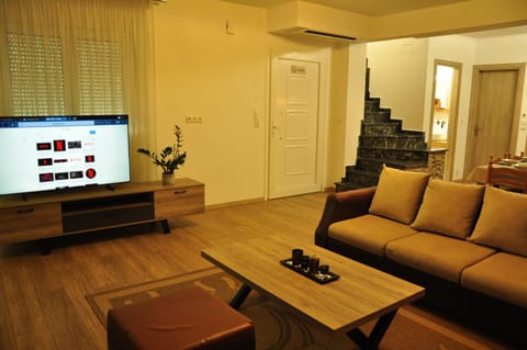TV and multimedia, Living room, Seating area