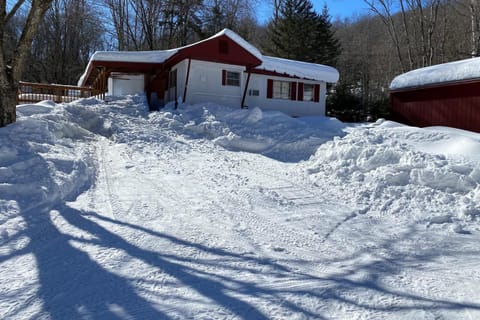 Cozy Dennis Retreat House in Plymouth