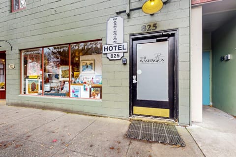 The Washington Hotel Apartment hotel in Port Townsend