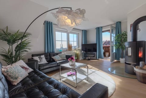 Living room, fireplace