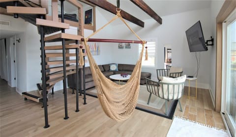 Oceanfront Nest House in James Island