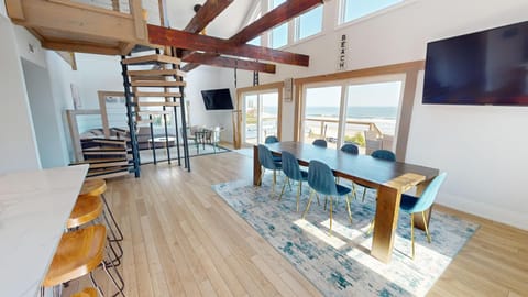 Oceanfront Nest House in James Island