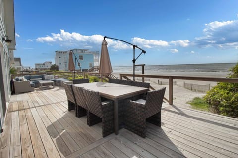 Oceanfront Nest Up Apartment in James Island