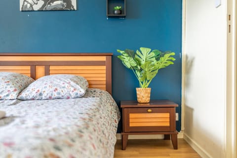 Appart 8 personnes Jardin Parkings Voitures Vélos,10min Château,40min Zoo Beauval Apartment in Blois