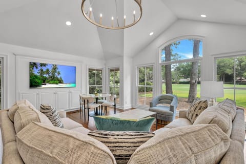 7 Red Maple Road House in Hilton Head Island