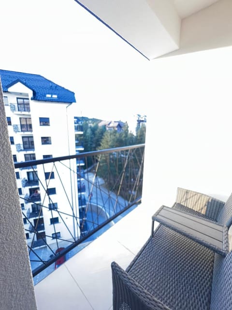 Patio, Day, View (from property/room), Balcony/Terrace, Seating area