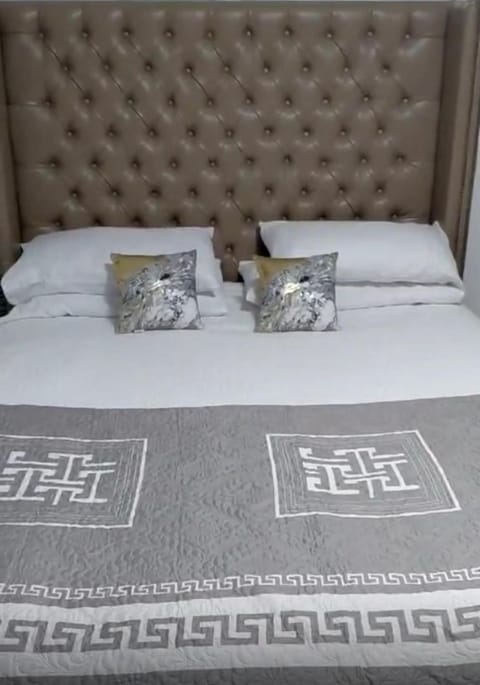 Precise Homes Apartment in Wolverhampton