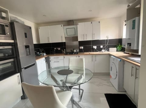 Precise Homes Apartment in Wolverhampton