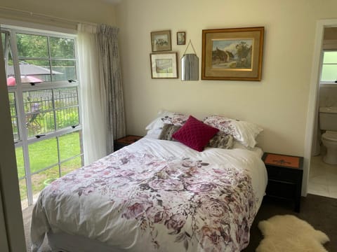 Woodhey Retreat Unit 1 Bed and Breakfast in Cambridge