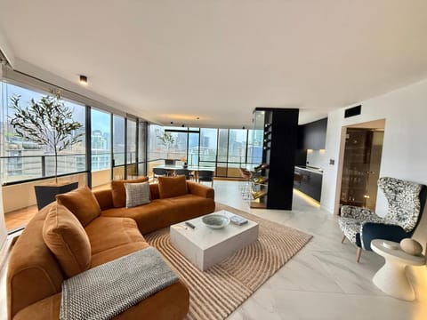 Casino, Lounge or bar, Business facilities, Decorative detail, Decorative detail, Seating area, Dining area, City view, City view, Sports, Location, Sunrise, Sunset, Parking, dishwasher, microwave, oven, stove, toaster, kitchen, air conditioner, air conditioner