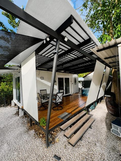 Patio, Day, Balcony/Terrace