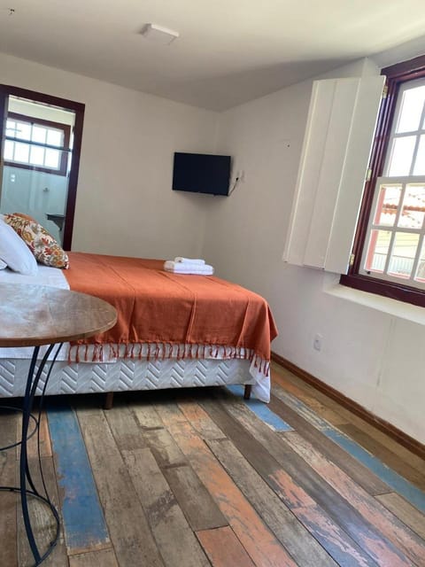 Bed, Bathroom, TV and multimedia, Photo of the whole room, Bedroom