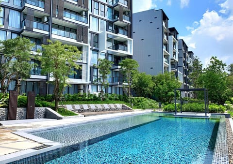Property building, Swimming pool