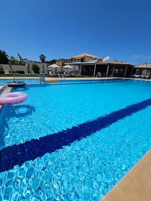 Day, Pool view, Swimming pool, sunbed