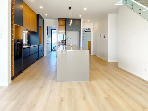 Designer Brand New Large House Flat bush House in Auckland