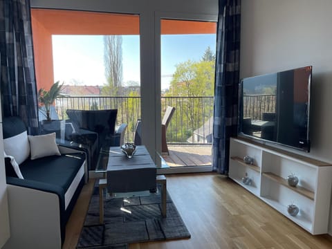 TV and multimedia, Living room, City view