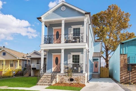 Modern 3 Bedroom in Mid City House in New Orleans