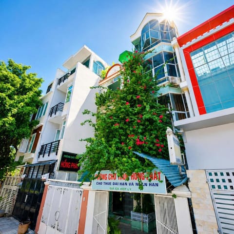 Property building, Day
