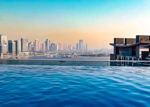 City view, Pool view, Sea view, Swimming pool