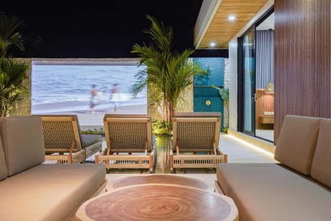 TV and multimedia, Swimming pool