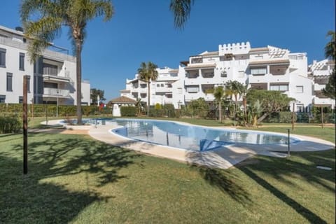 Garden, Swimming pool, Swimming pool