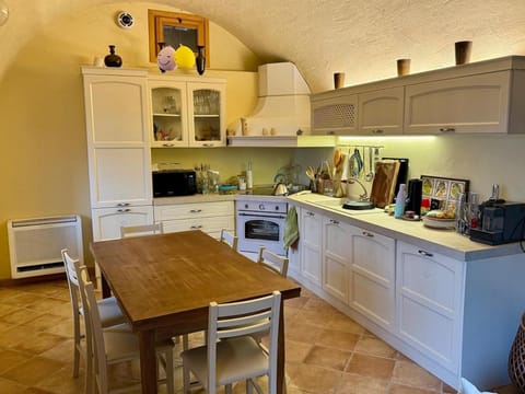 Cottage by the pool with stunning lake view Apartment in Bellano