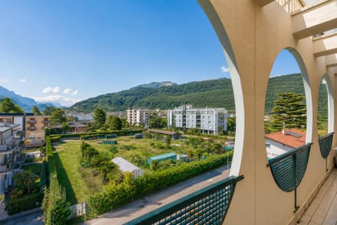 Property building, Nearby landmark, Natural landscape, View (from property/room), Balcony/Terrace, City view, Mountain view