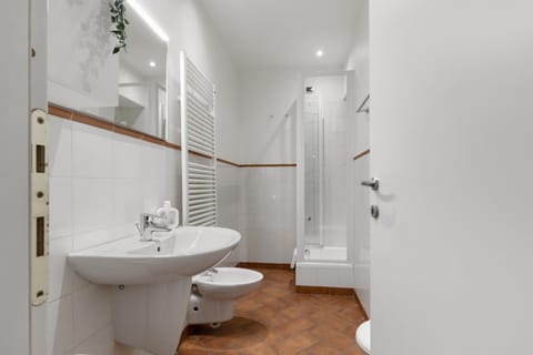 Shower, Toilet, Bathroom, bidet