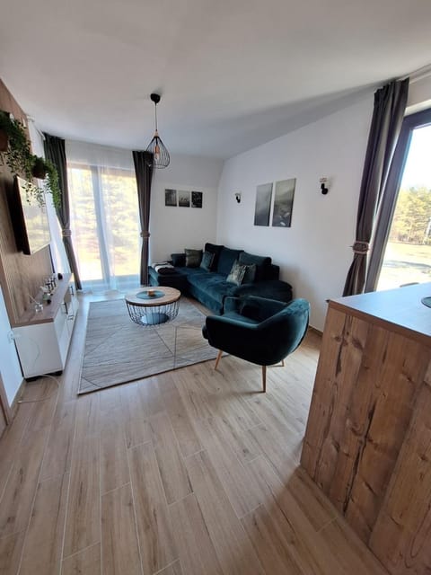 Spring, Living room, Seating area
