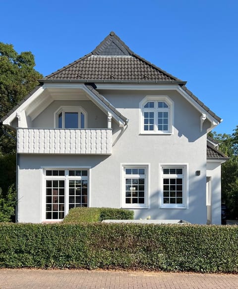 Property building, Day