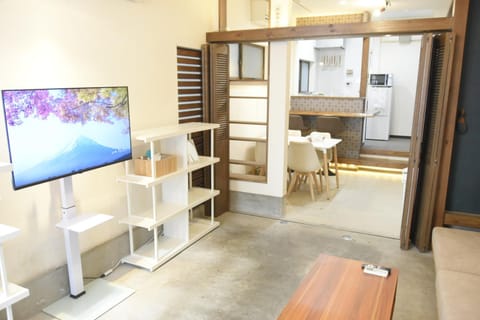 TV and multimedia, Kitchen or kitchenette, Dining area, minibar, oven