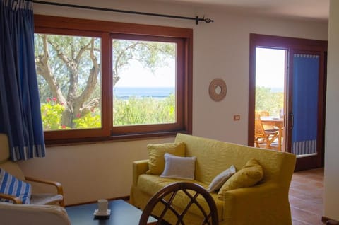 Villa Ginepro con Jacuzzi e Vista Mare Villa in Sardinia