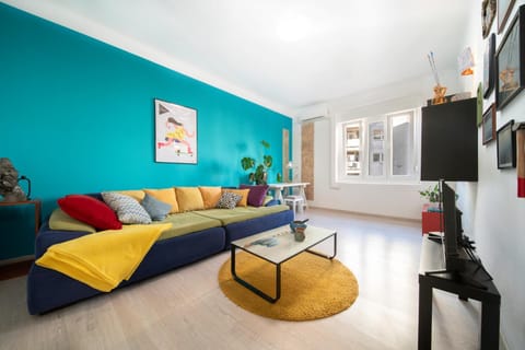 Communal lounge/ TV room, TV and multimedia, Living room, Seating area