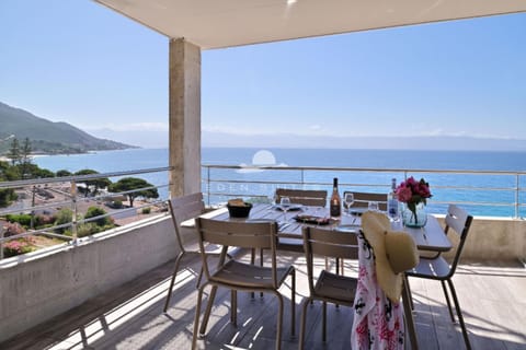 View (from property/room), Balcony/Terrace, Dining area, Sea view