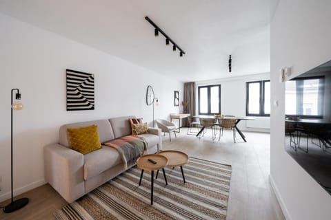 Living room, Photo of the whole room, Seating area, Dining area