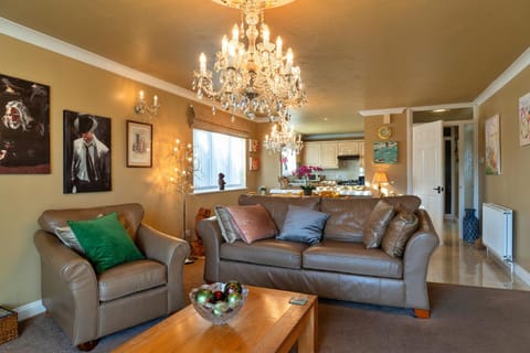 Communal lounge/ TV room, Living room