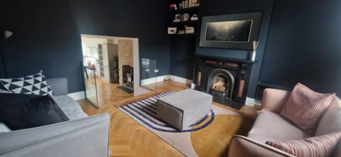 Extended 3BD SplitLevel Cottage in Popular Village House in Dublin