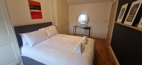 Extended 3BD SplitLevel Cottage in Popular Village House in Dublin