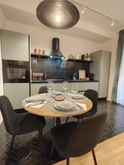 Kitchen or kitchenette, Dining area, pet friendly, stove