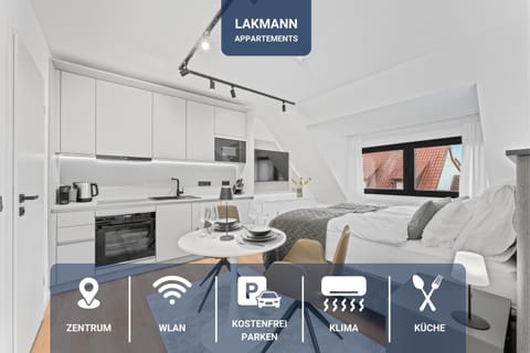 TV and multimedia, Kitchen or kitchenette, Living room, Seating area, Dining area
