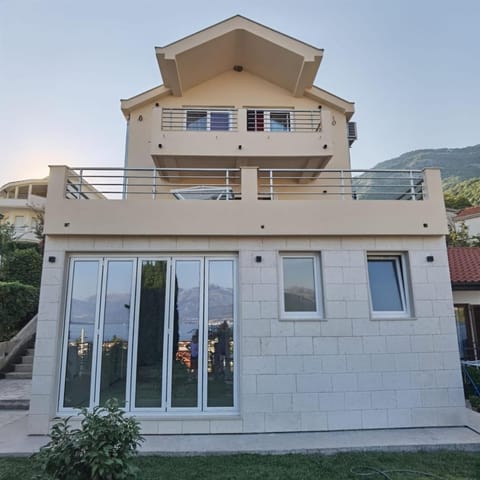 Apartman Mrva Apartment in Kotor Municipality