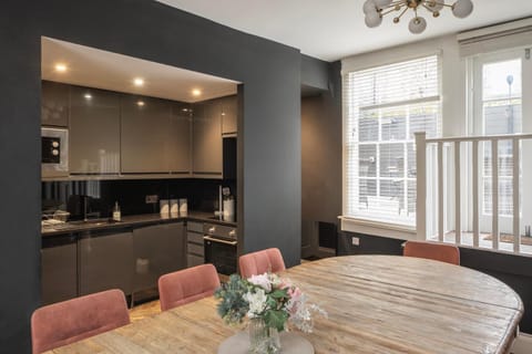 Dining area, kitchen