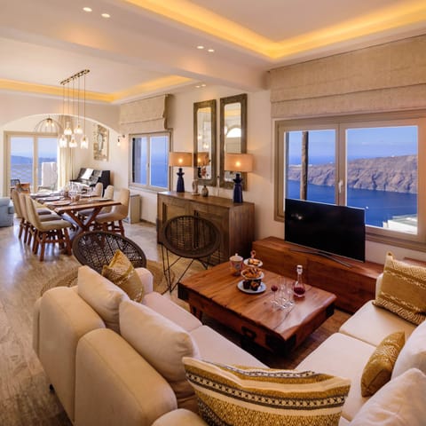 Natural landscape, TV and multimedia, Living room, Seating area, Dining area