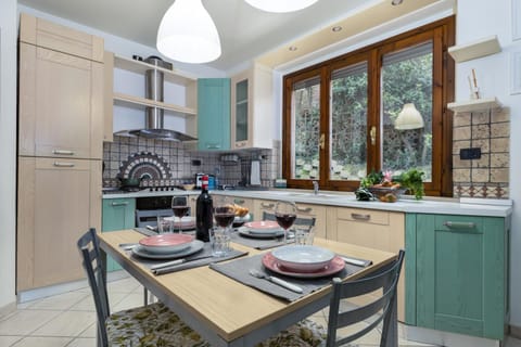 Property building, Kitchen or kitchenette, Living room