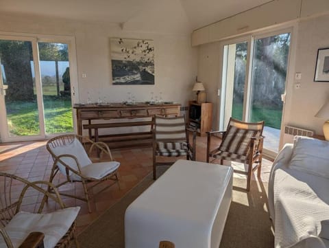 Living room, Dining area, Garden view